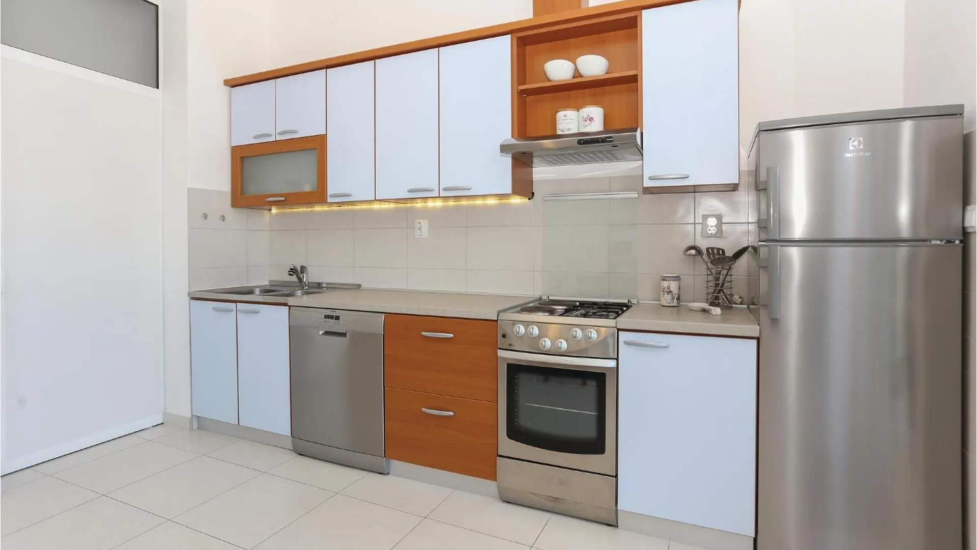 Holiday home Beautiful Home In Okrug Donji With Wifi